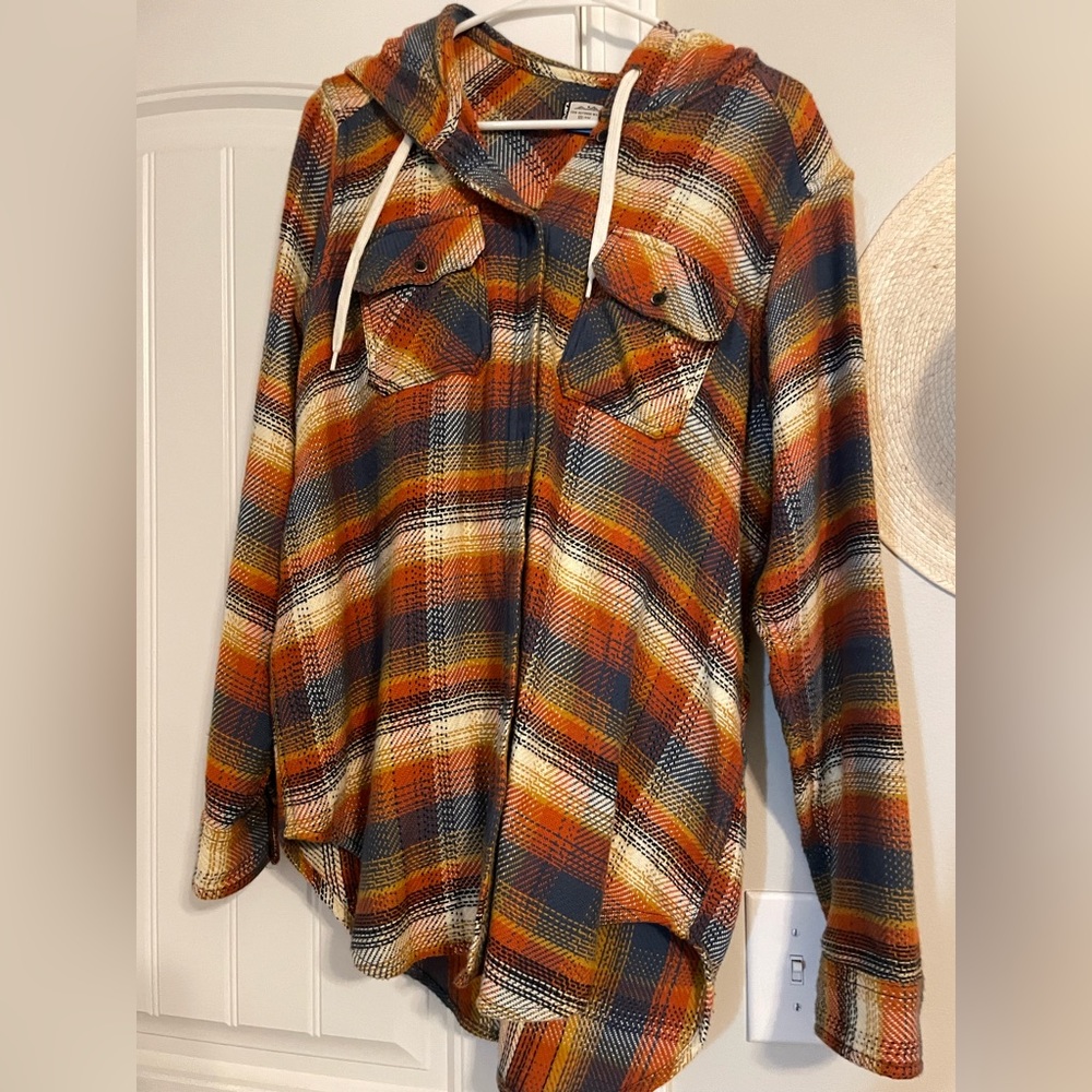 Kavu Hooded Shacket with Prana long sleeve T-shirt. Like new. Only worn once.